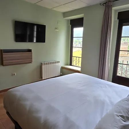Hotel La Cigueena *